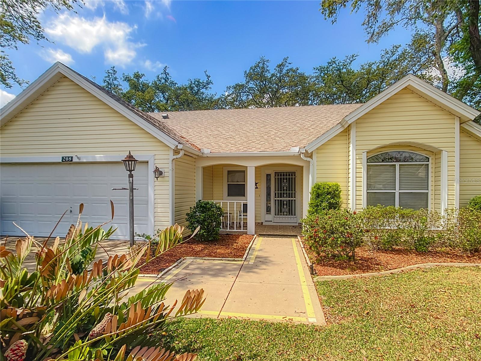 LADY LAKE ORANGE BLOSSOM GARDENS UNIT 19 - Residential
