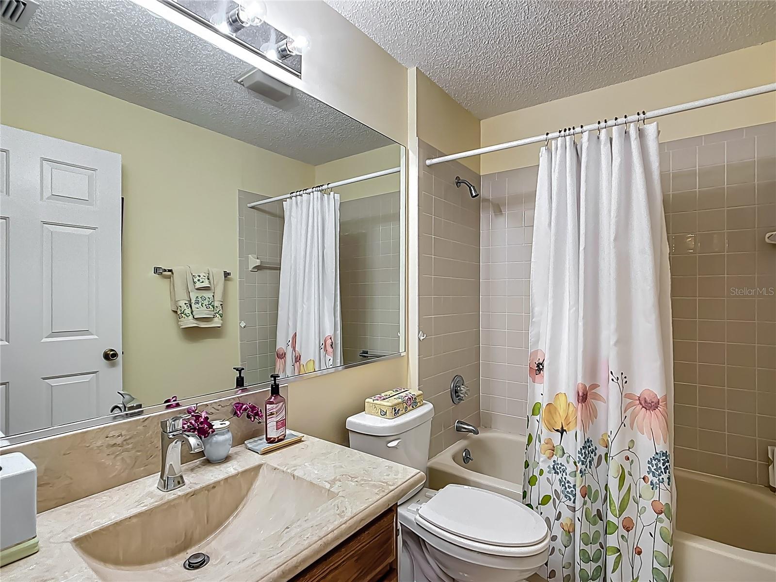 LADY LAKE ORANGE BLOSSOM GARDENS UNIT 19 - Residential