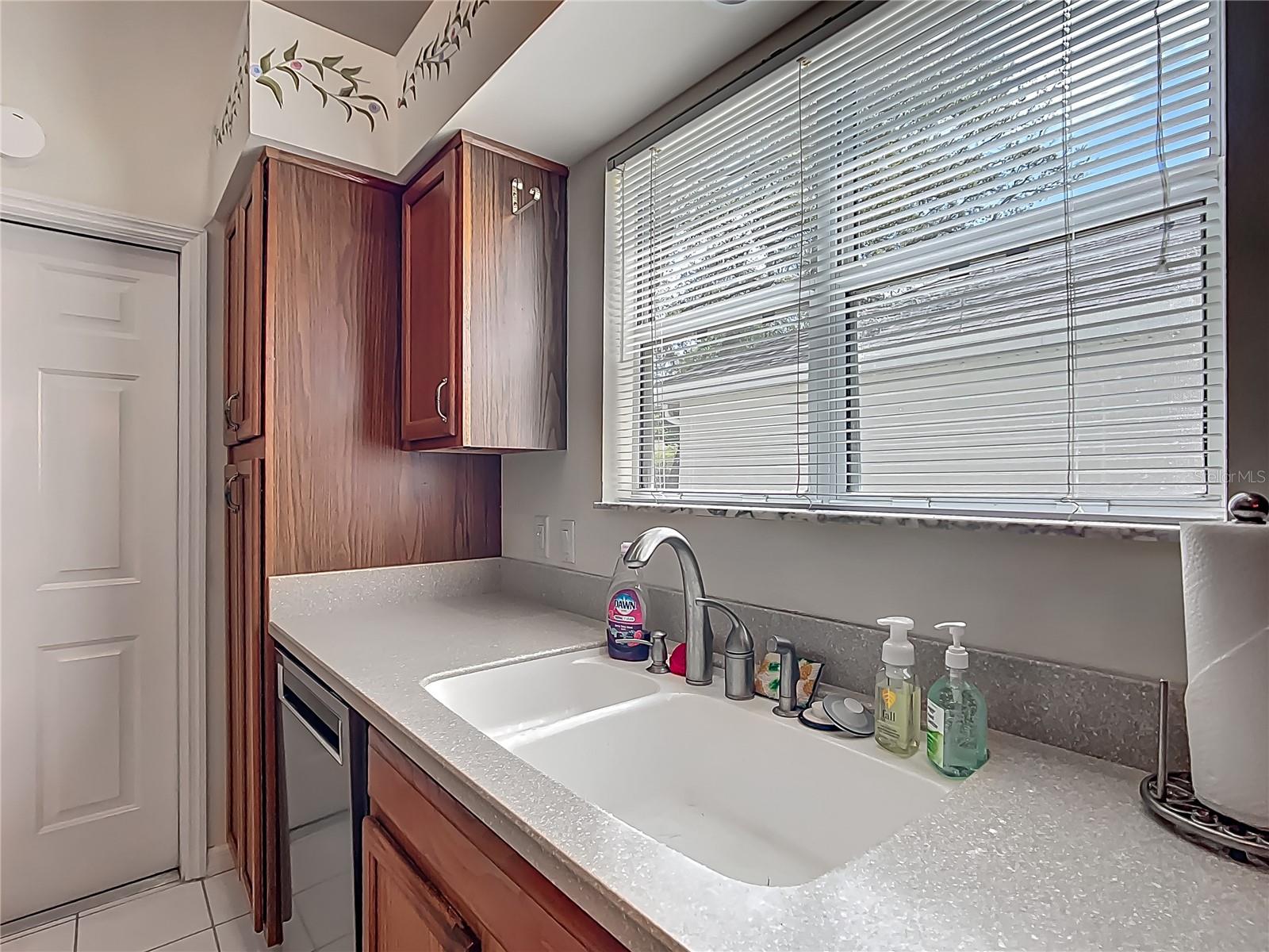 LADY LAKE ORANGE BLOSSOM GARDENS UNIT 19 - Residential