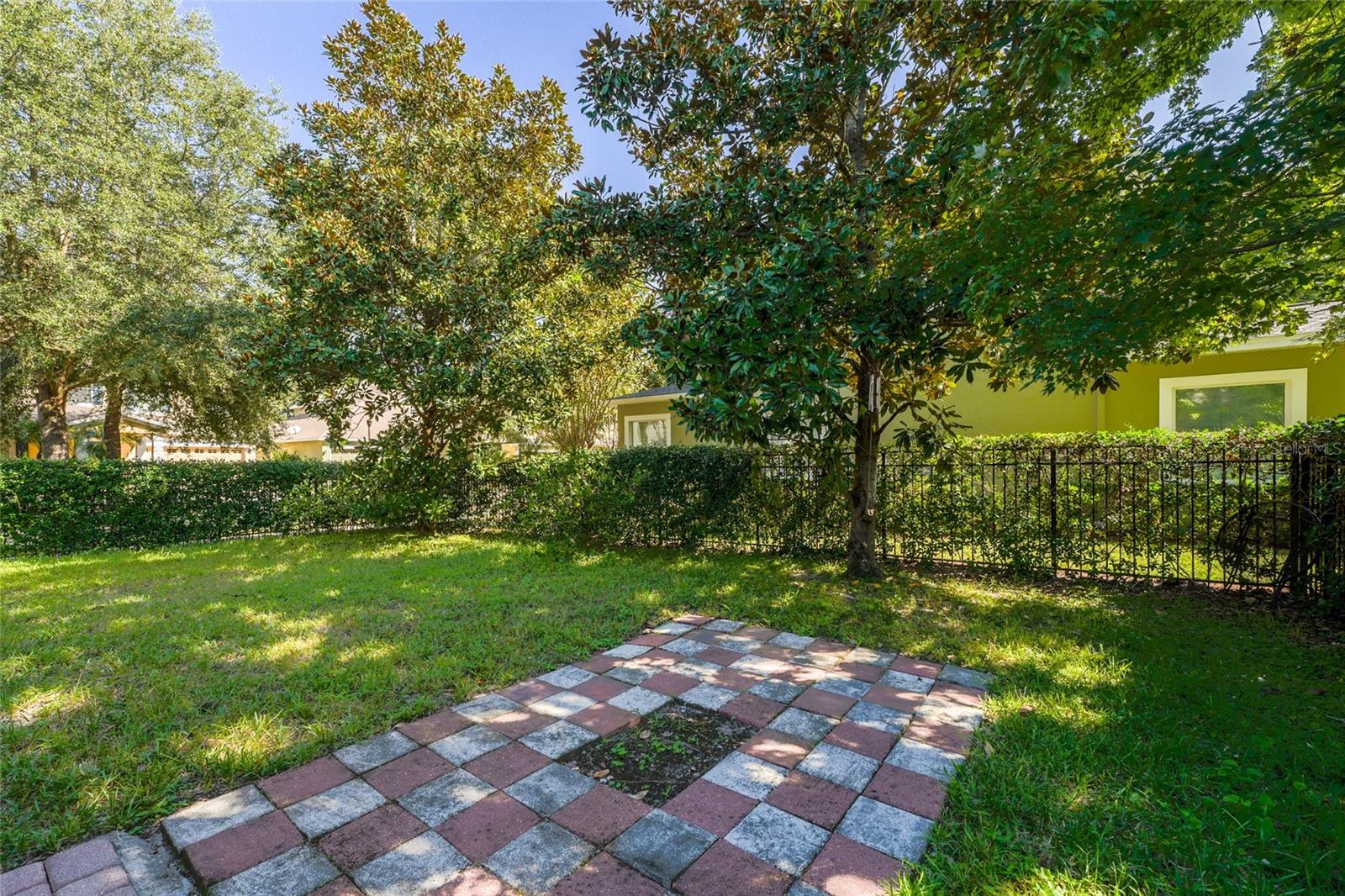 PRESTON SQUARE - Residential Lease