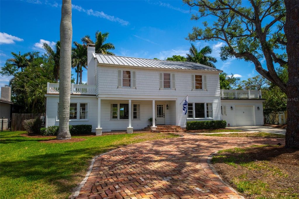 Photo of 108 26th Street NW, Bradenton, FL 34205 (MLS # A4690607)