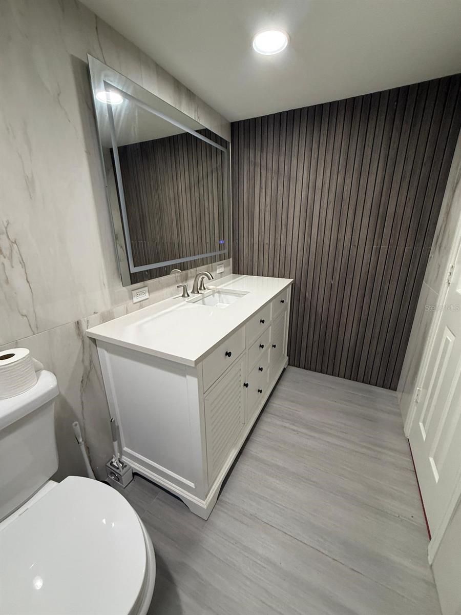 PALM LAKES ESTATES 5TH ADD - Residential