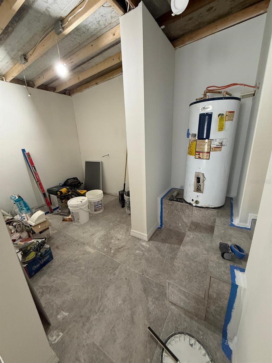 PALM LAKES ESTATES 5TH ADD - Residential