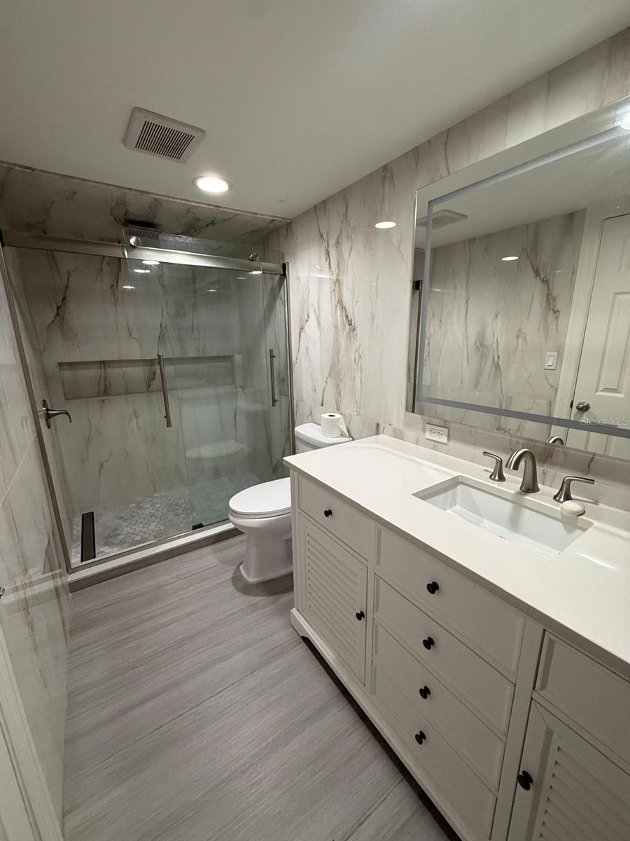 PALM LAKES ESTATES 5TH ADD - Residential