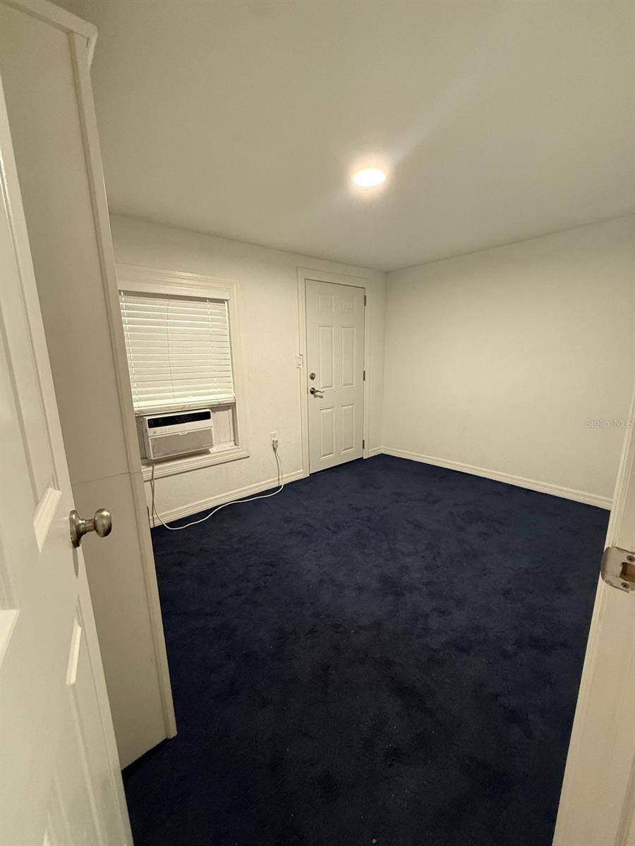 PALM LAKES ESTATES 5TH ADD - Residential