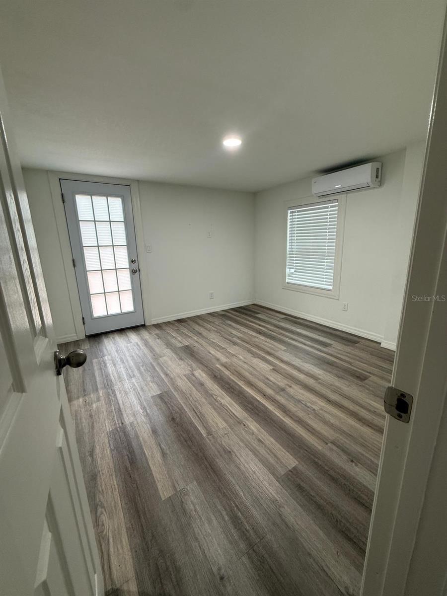 PALM LAKES ESTATES 5TH ADD - Residential