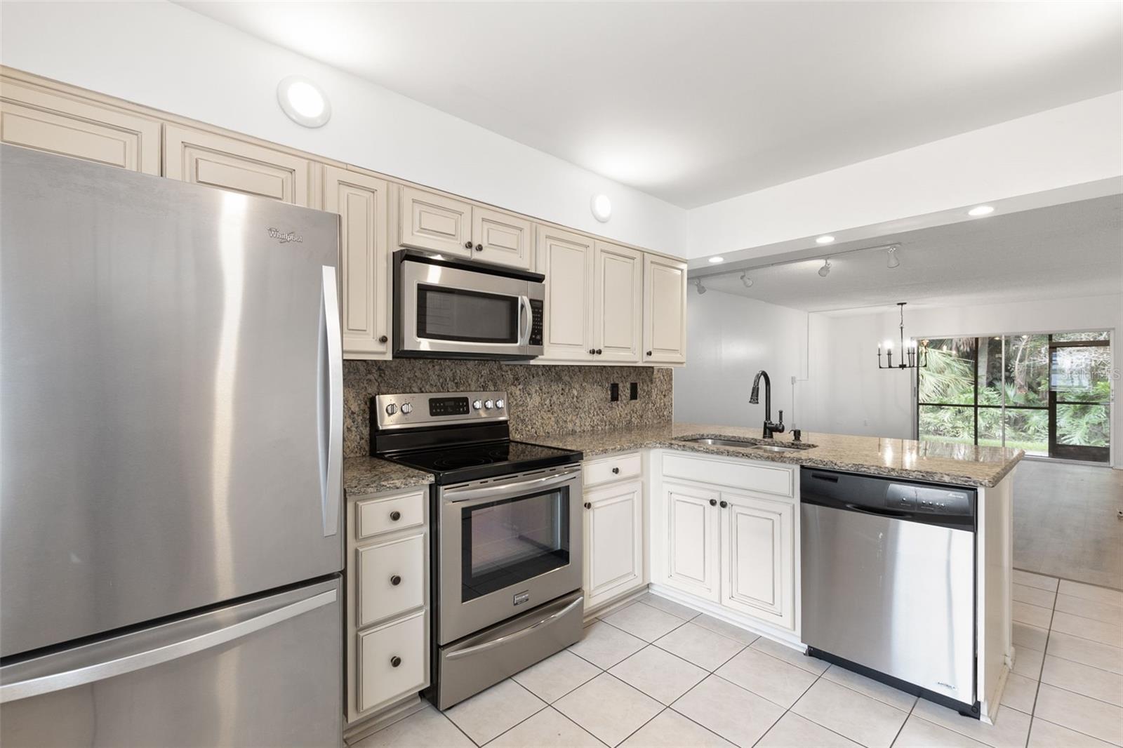 EAST LAKE WOODLANDS CYPRESS ESTATES - Residential