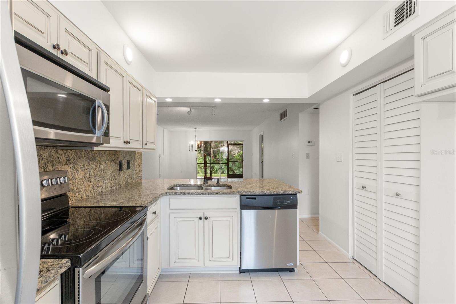 EAST LAKE WOODLANDS CYPRESS ESTATES - Residential