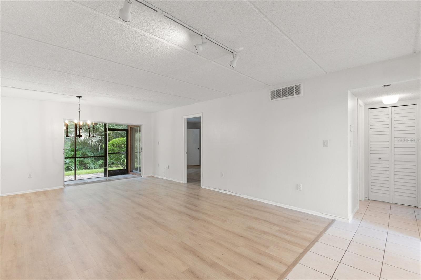EAST LAKE WOODLANDS CYPRESS ESTATES - Residential