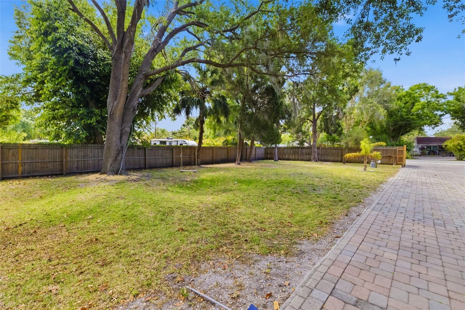 LORRAINE PARK - Residential
