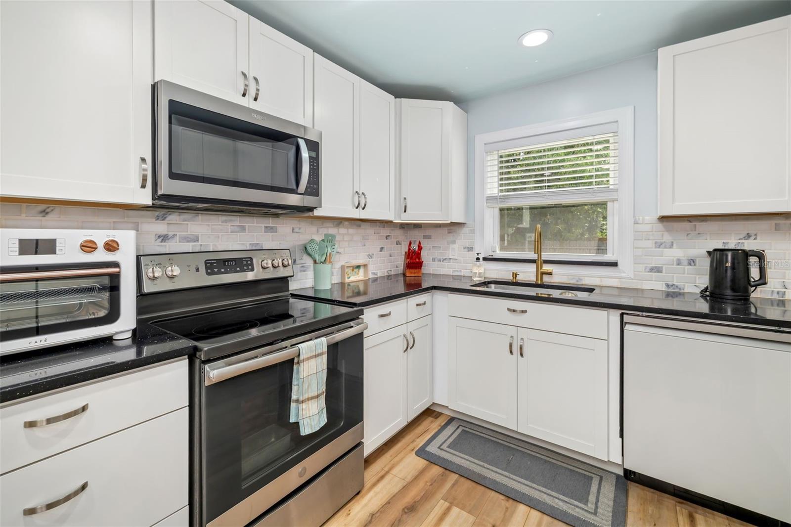 LORRAINE PARK - Residential
