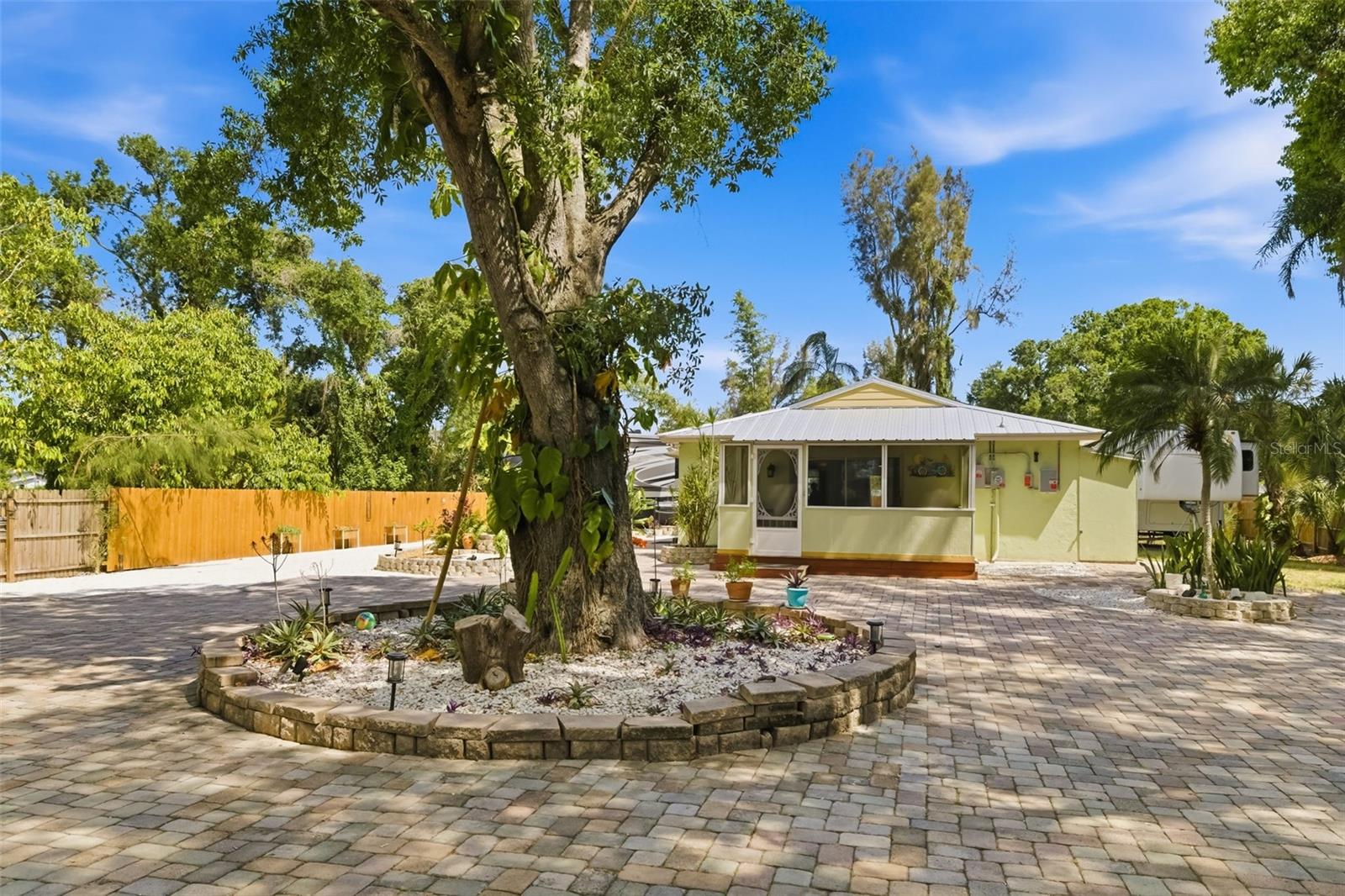LORRAINE PARK - Residential