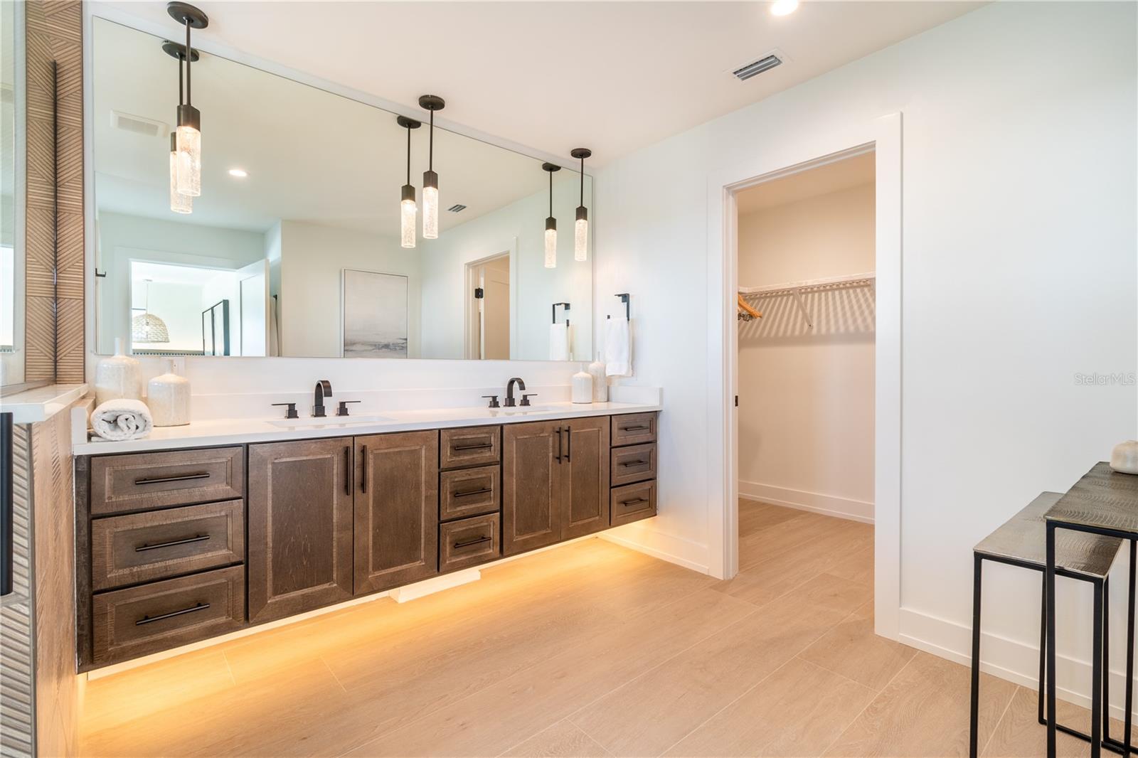 WEST WIND SHORES - Residential