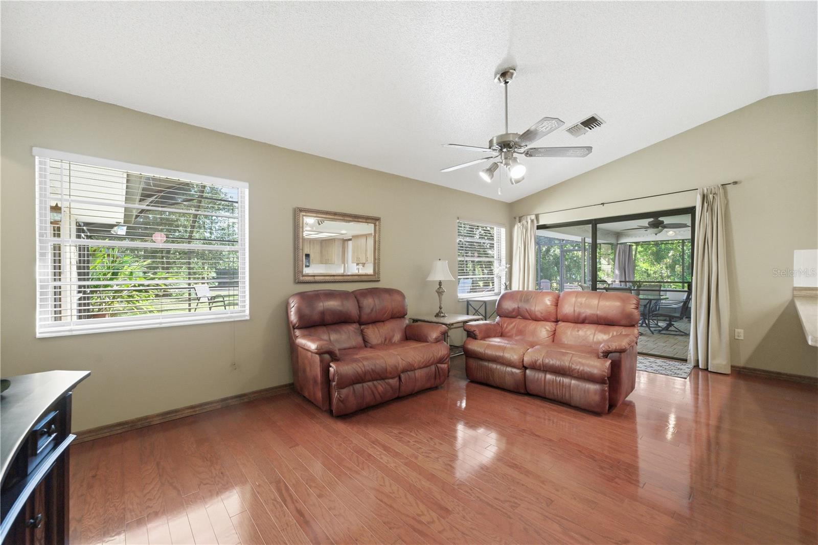 SPRING HILL - Residential