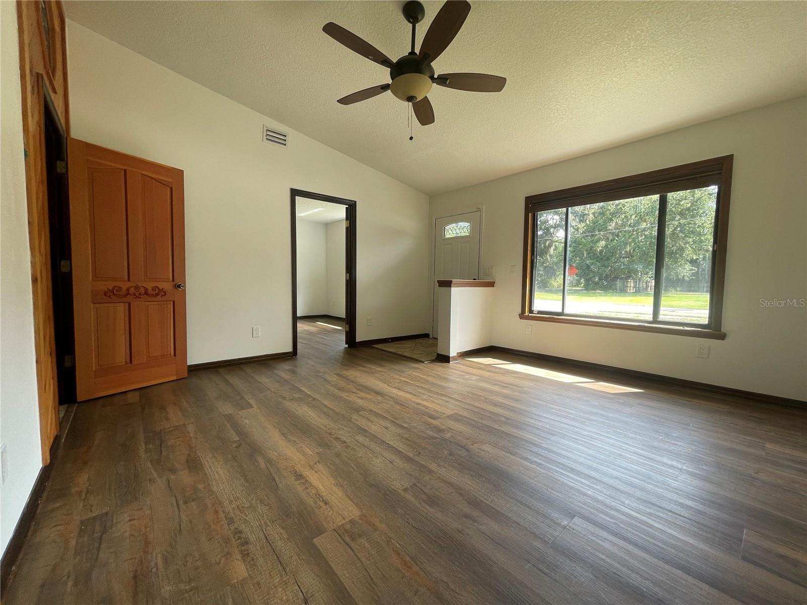 MIDWAY NEAR OVIEDO - Residential Lease