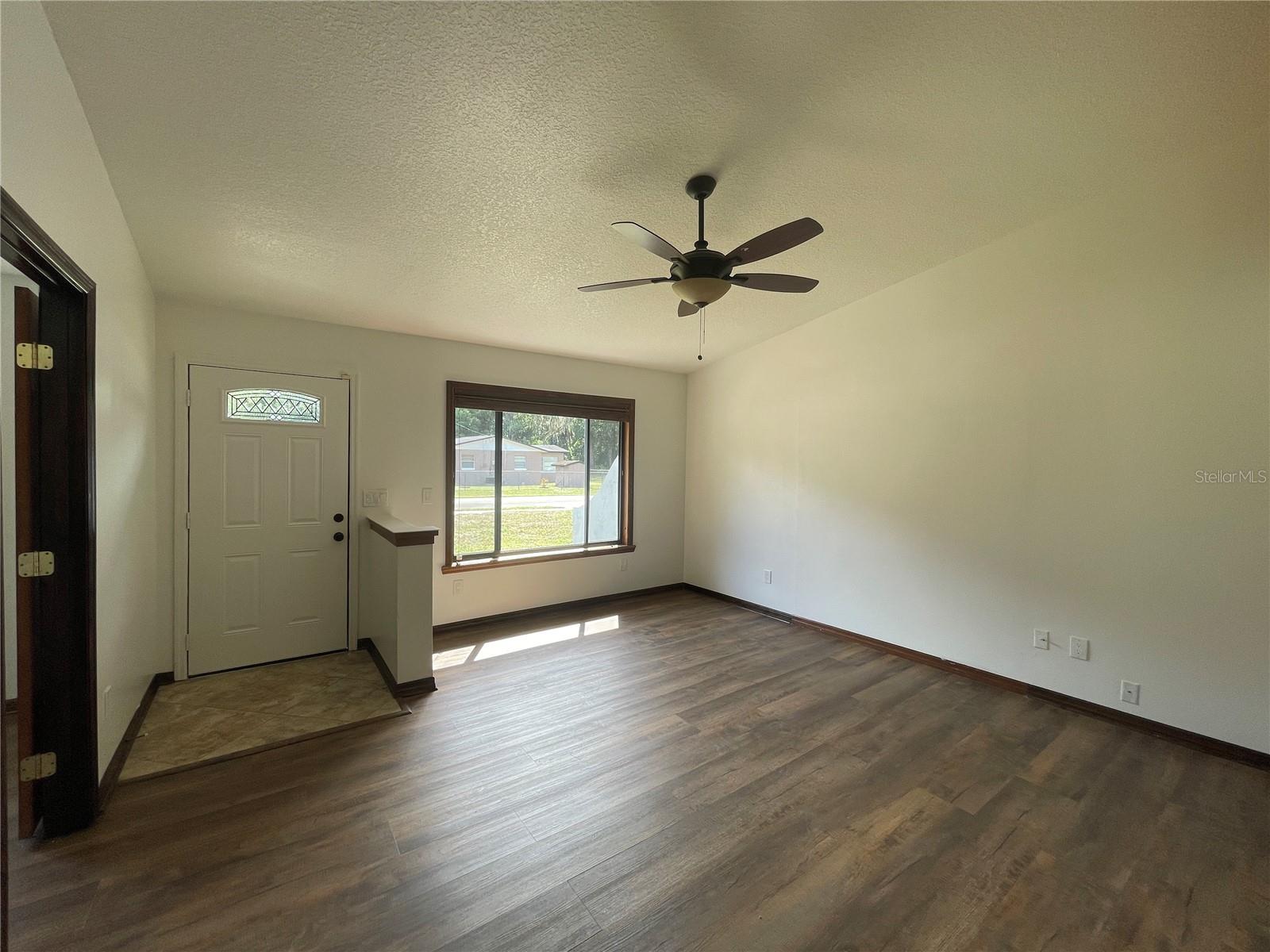 MIDWAY NEAR OVIEDO - Residential Lease