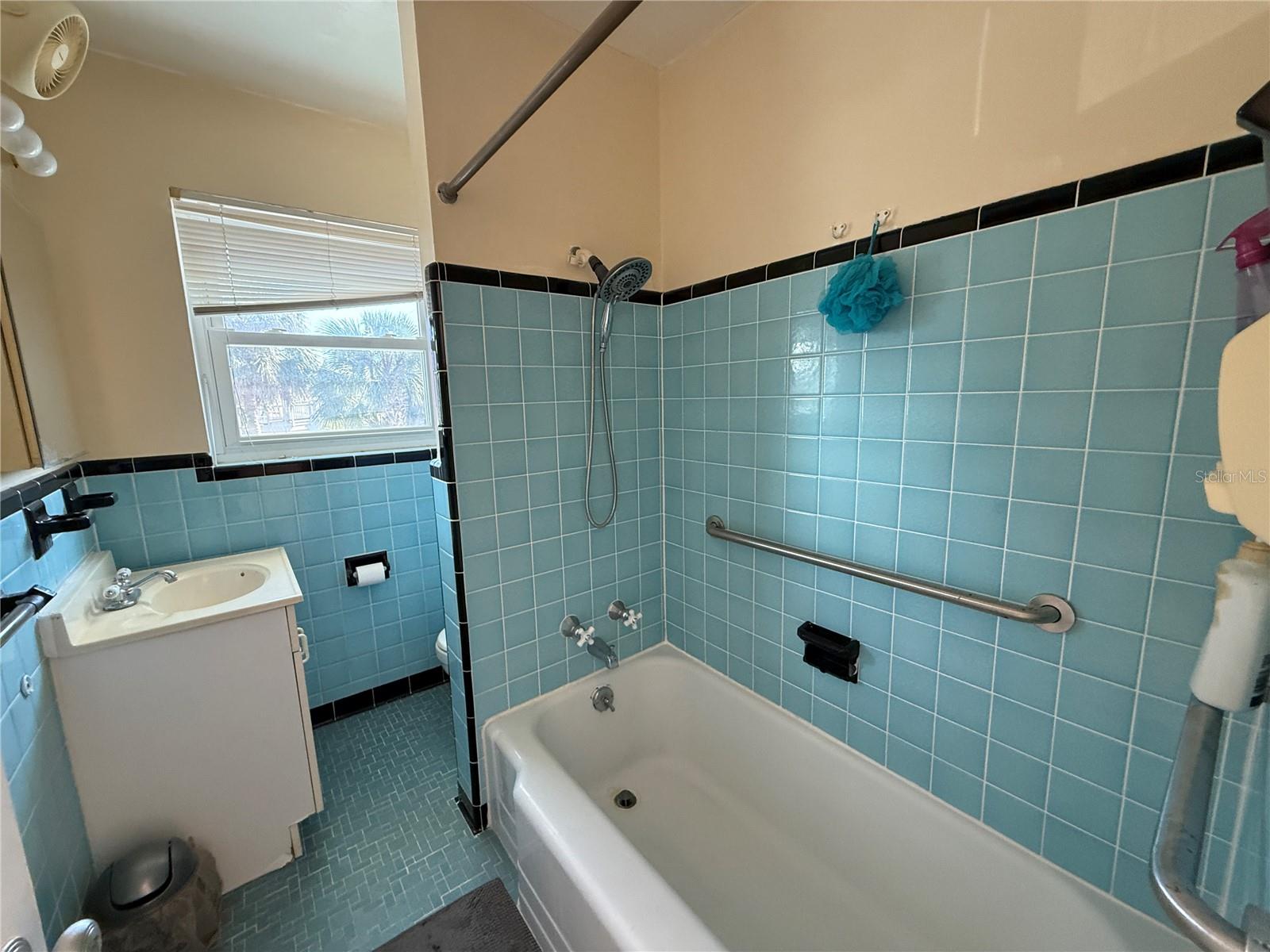 SUNSET BEACH - Residential Lease