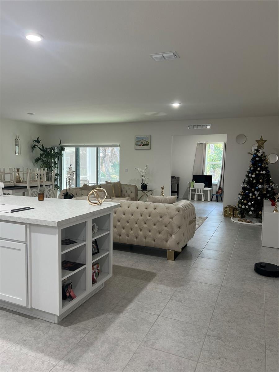 1570 - PORT CHARLOTTE SUB 24 - Residential