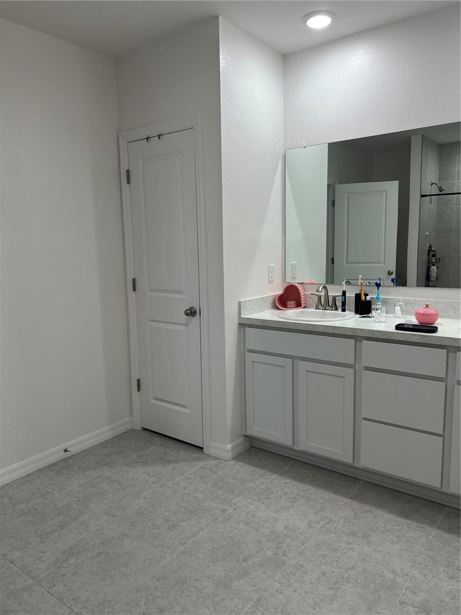 1570 - PORT CHARLOTTE SUB 24 - Residential