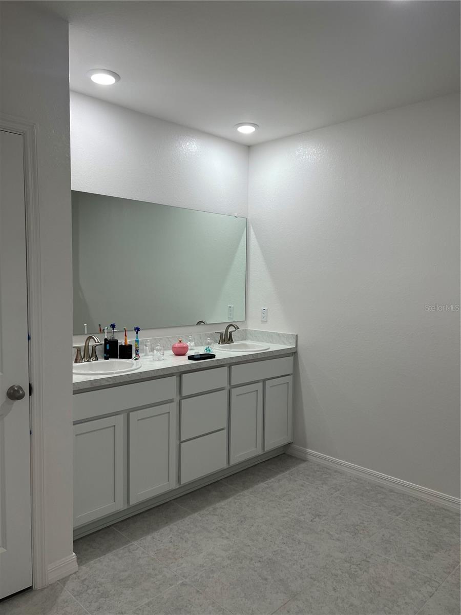 1570 - PORT CHARLOTTE SUB 24 - Residential