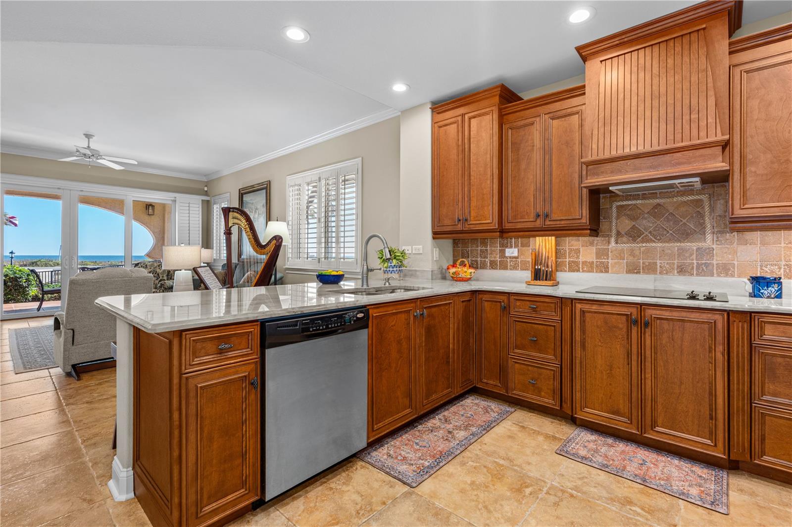 OCEANSIDE/BEVERLY BEACH CONDO - Residential