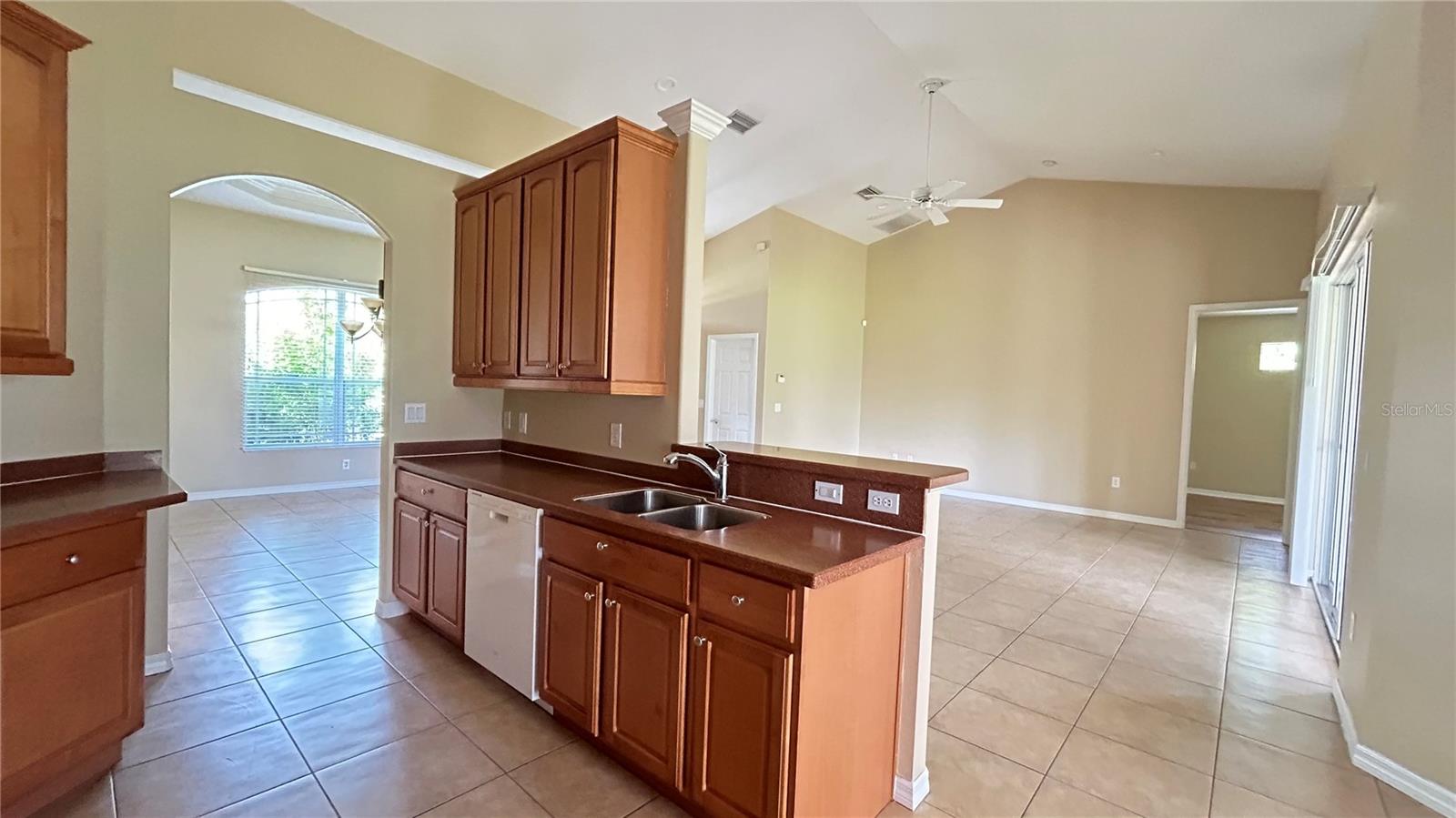 PORT CHARLOTTE SUB 09 - Residential Lease