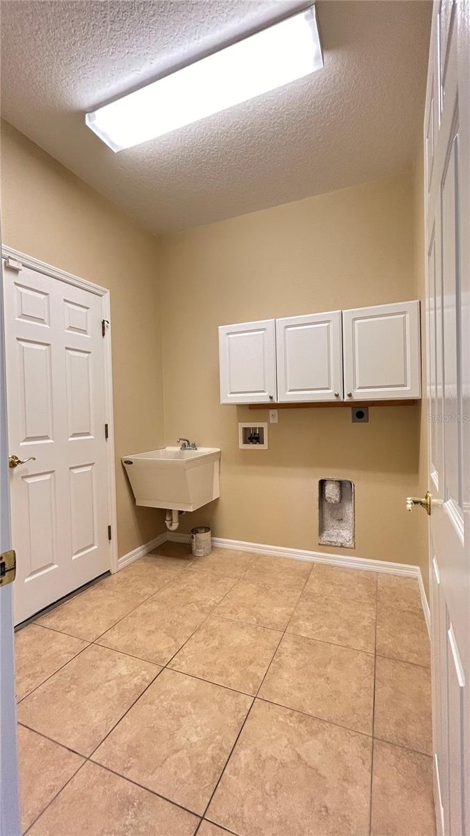 PORT CHARLOTTE SUB 09 - Residential Lease