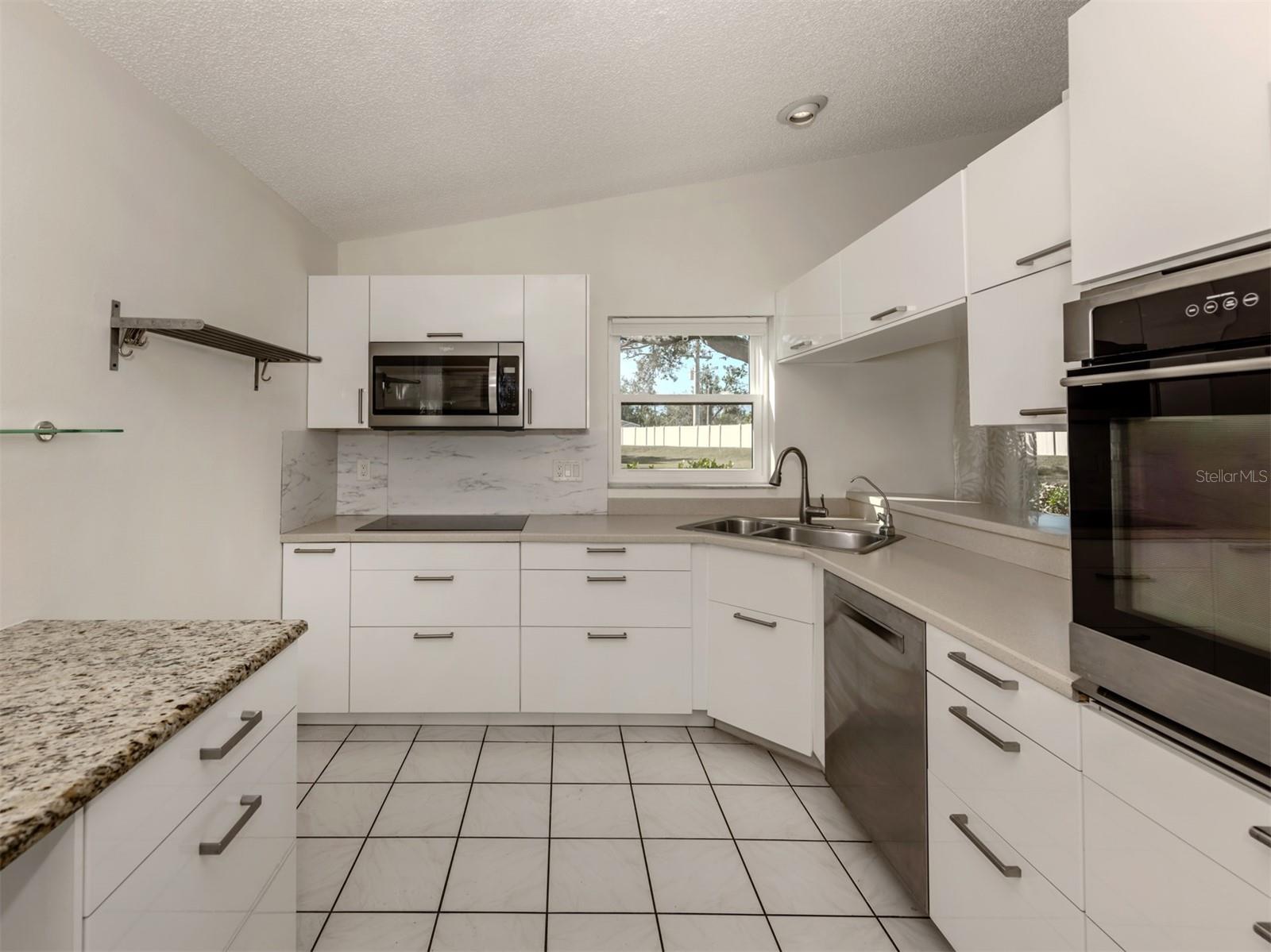 CURRY COVE - Residential
