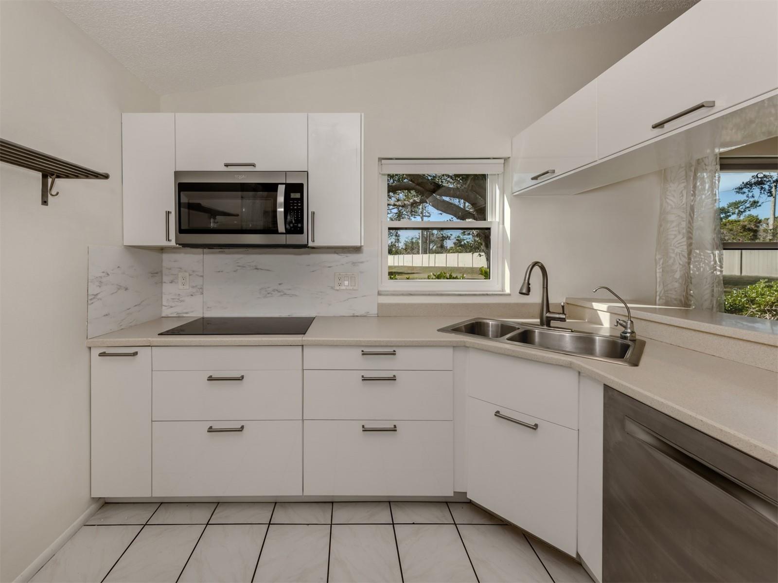 CURRY COVE - Residential