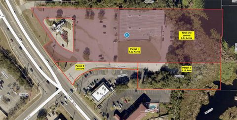 Photo of 2500 Citrus Boulevard, Leesburg, FL 34748 (MLS # OM706023)