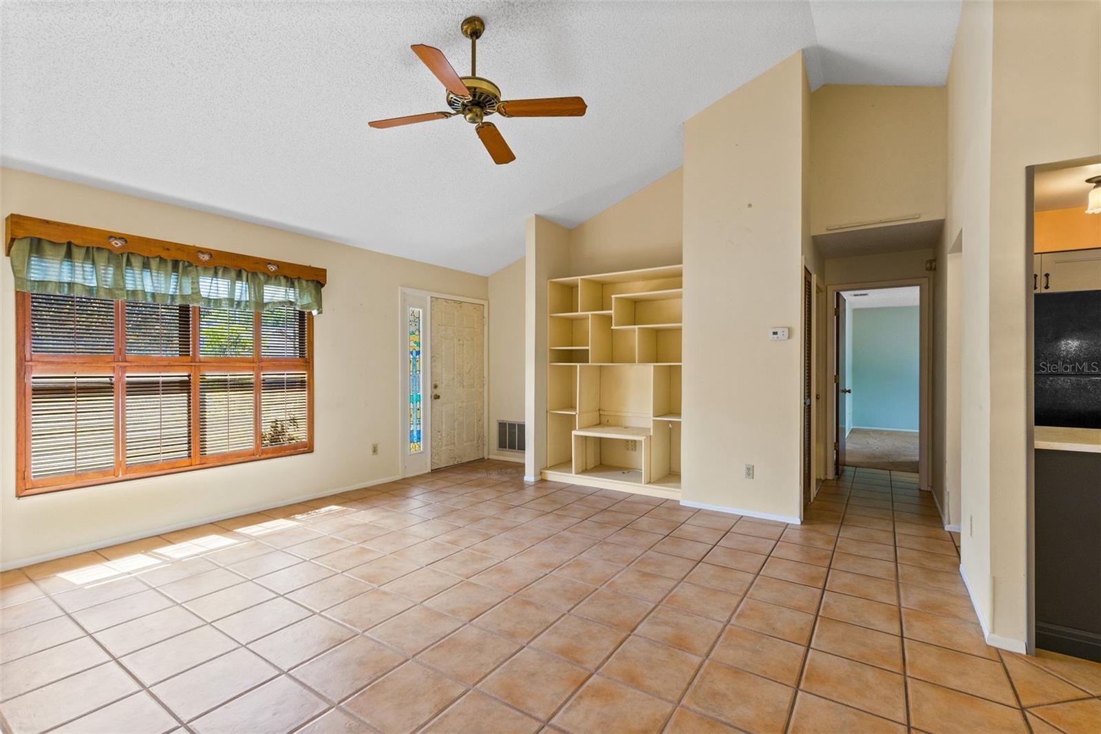 OAKCREST-516 - Residential