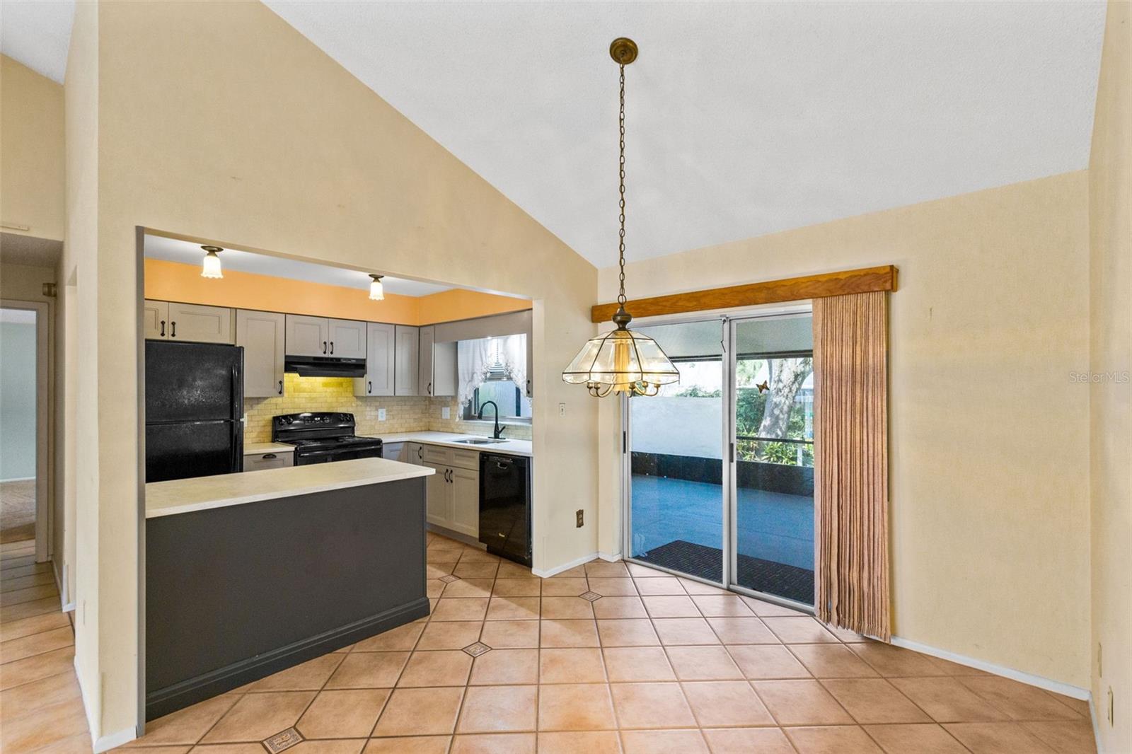 OAKCREST-516 - Residential