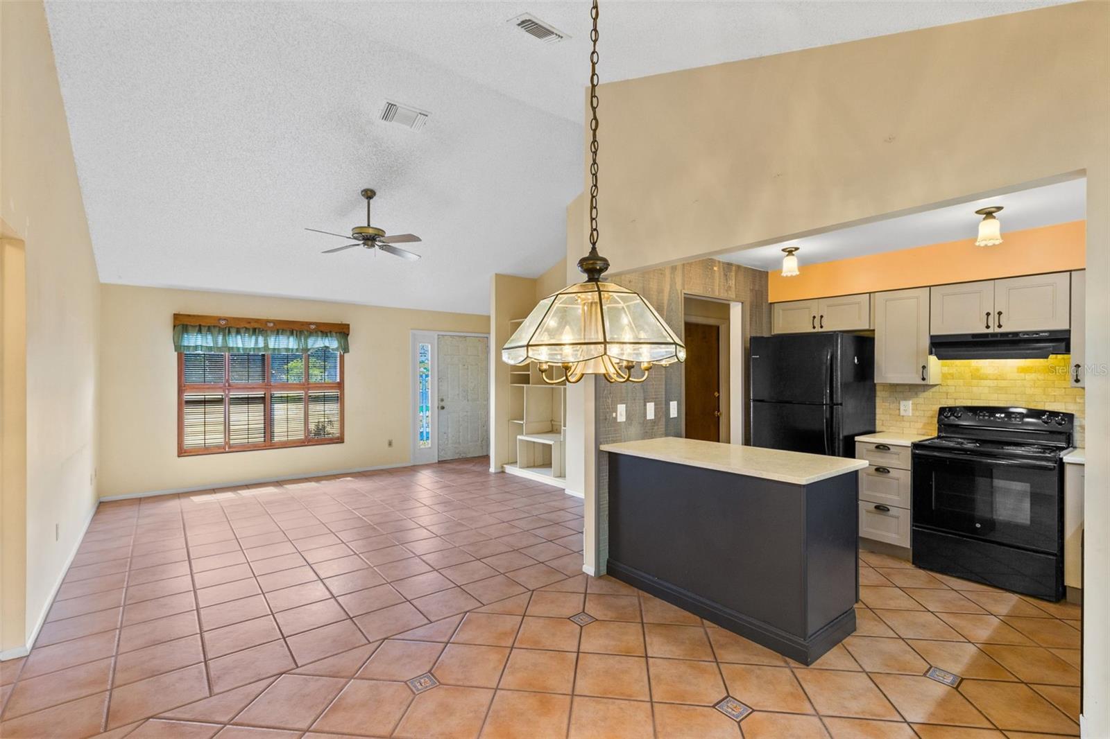 OAKCREST-516 - Residential