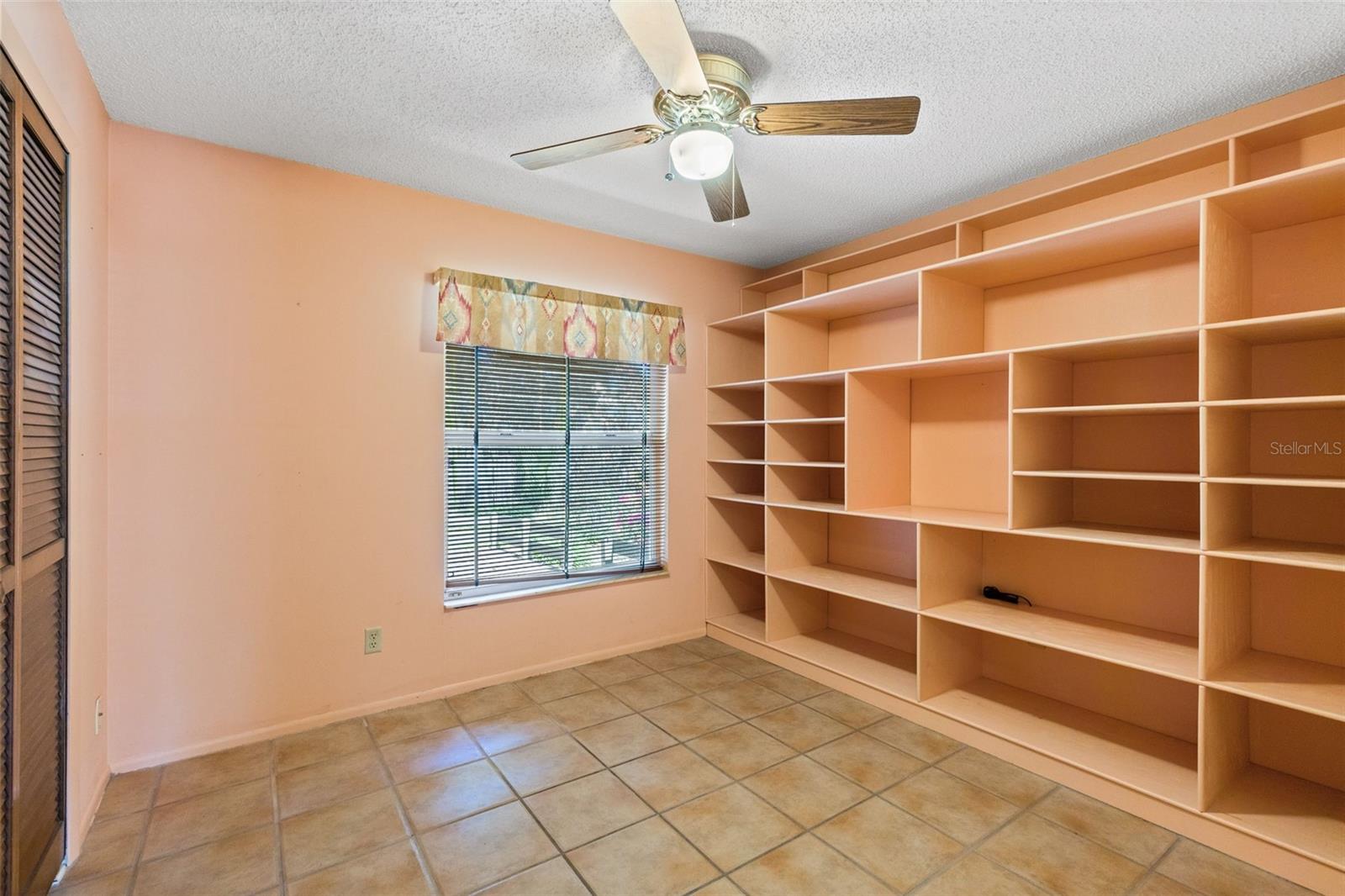 OAKCREST-516 - Residential