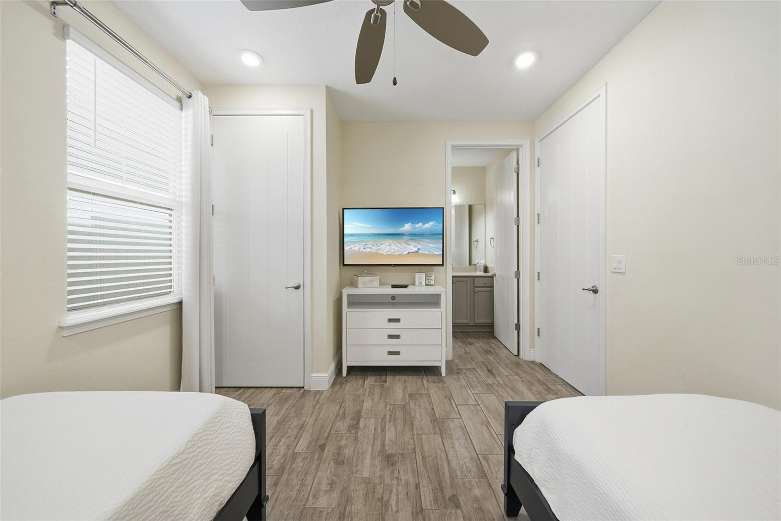 ROLLING OAKS PH 5 - Residential