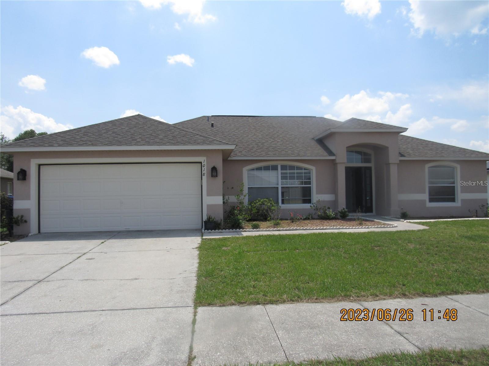 Very nice custom 3 bedroom 2 bathroom home with a den. This home has a open floor plan featuring a big kitchen with stainless steel appliances. House centrally located Do Not Delay Come See Today