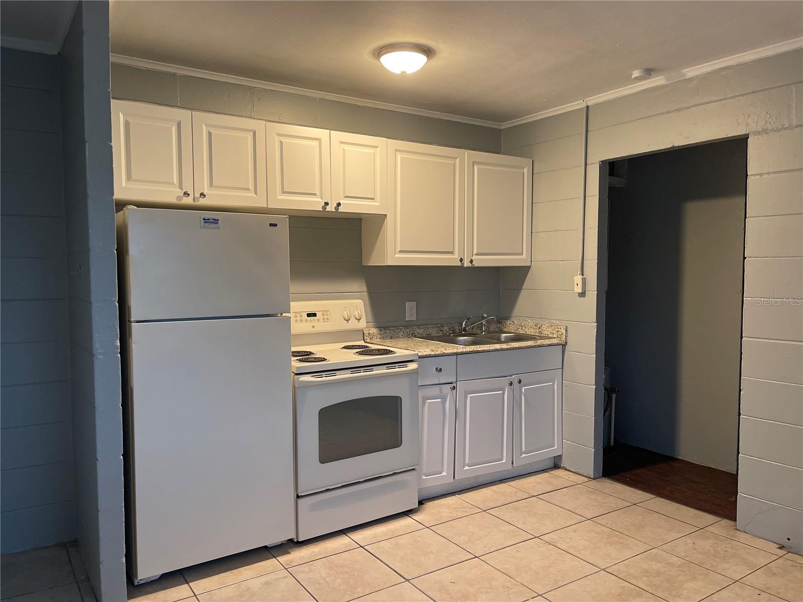 SMITHS S V REV - Residential Lease