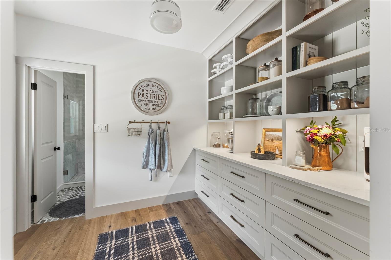 LAKE JOHNS SHORES - Residential