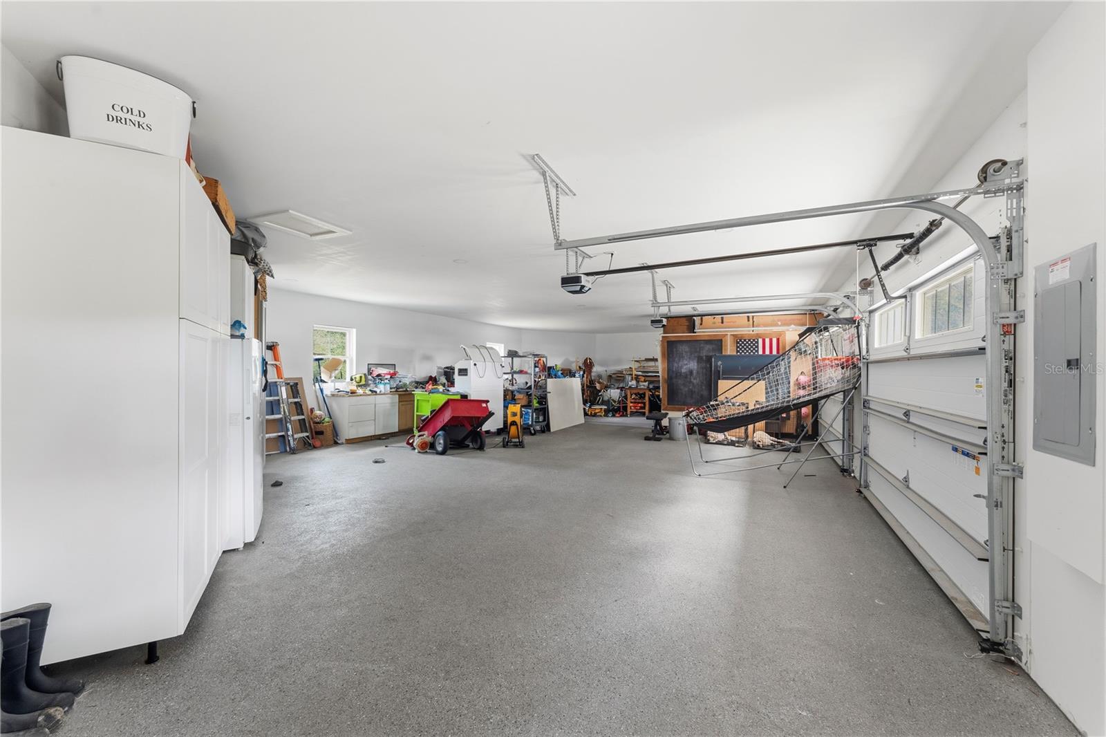 LAKE JOHNS SHORES - Residential