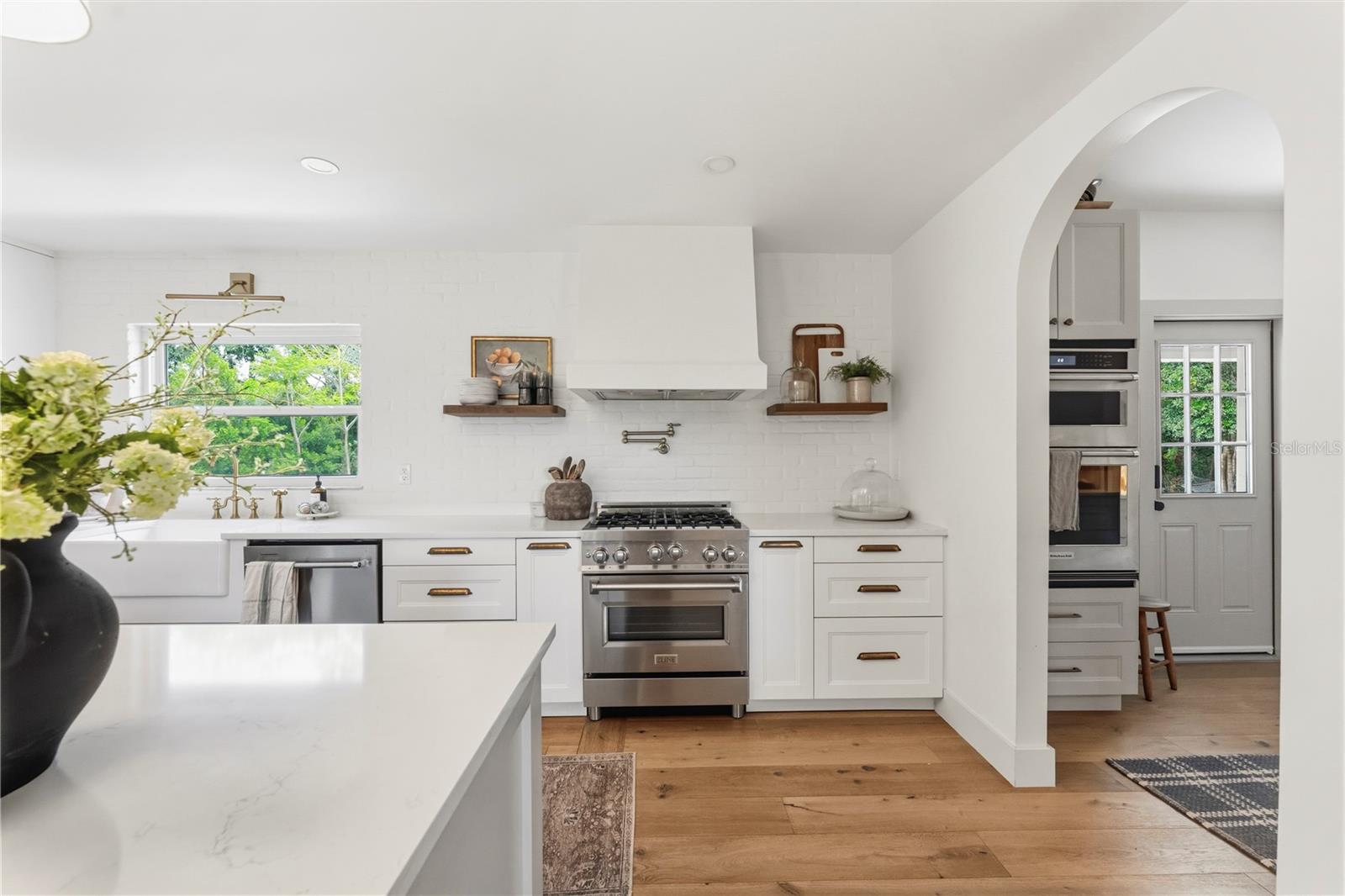 LAKE JOHNS SHORES - Residential