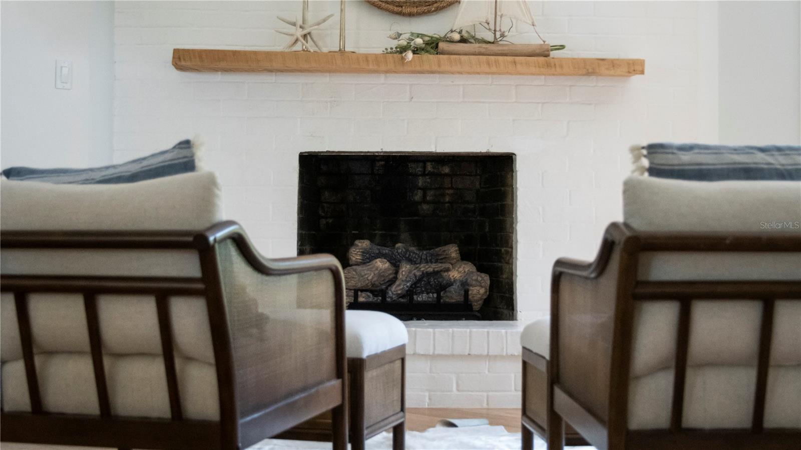 LAKE JOHNS SHORES - Residential