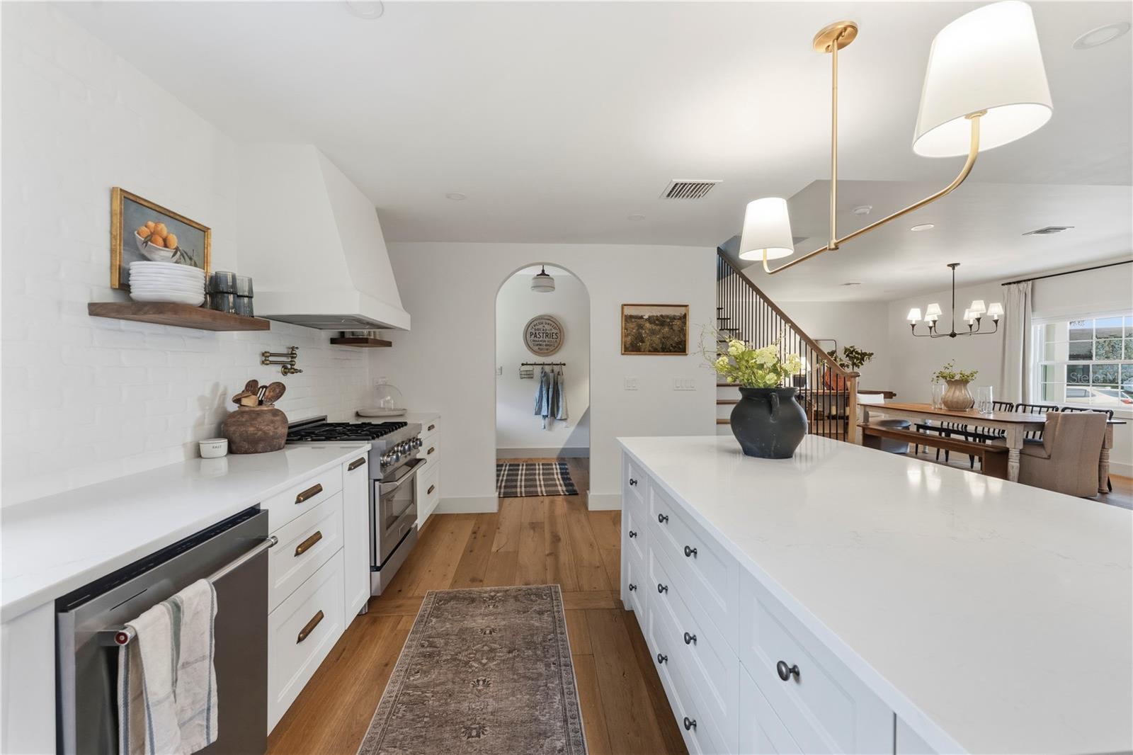 LAKE JOHNS SHORES - Residential