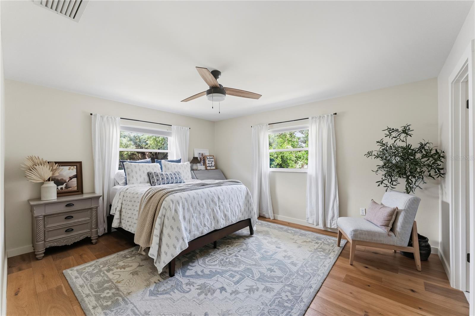LAKE JOHNS SHORES - Residential