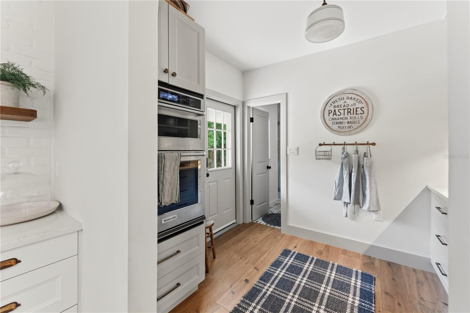 LAKE JOHNS SHORES - Residential