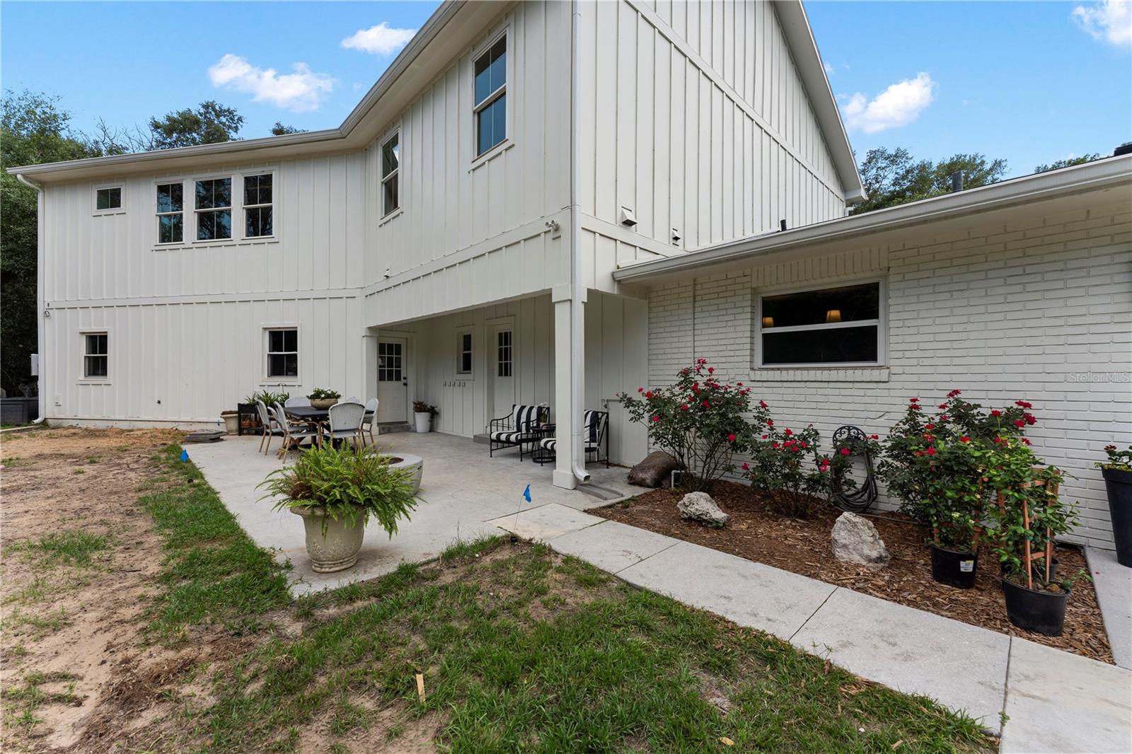 LAKE JOHNS SHORES - Residential