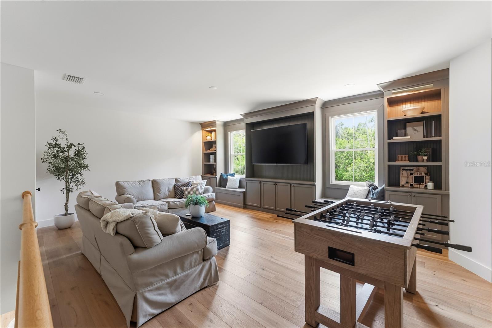 LAKE JOHNS SHORES - Residential