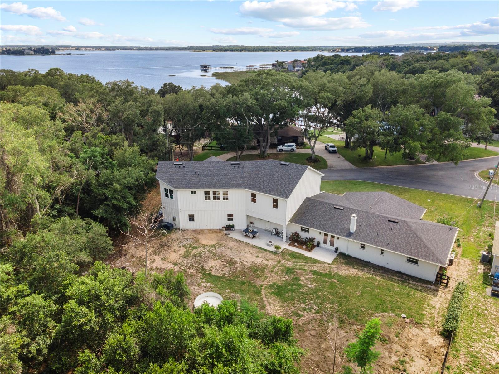 LAKE JOHNS SHORES - Residential