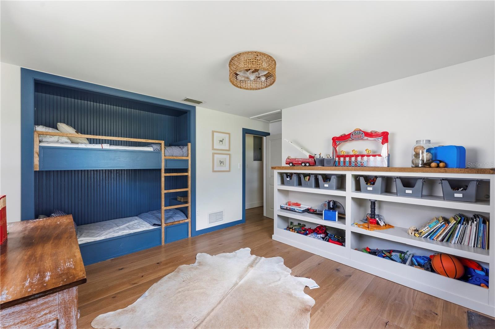 LAKE JOHNS SHORES - Residential
