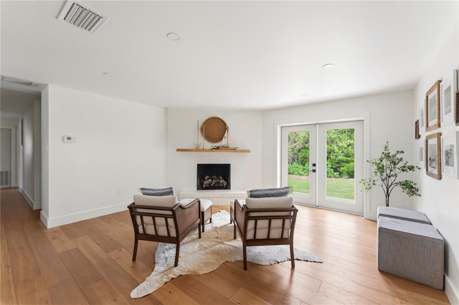 LAKE JOHNS SHORES - Residential