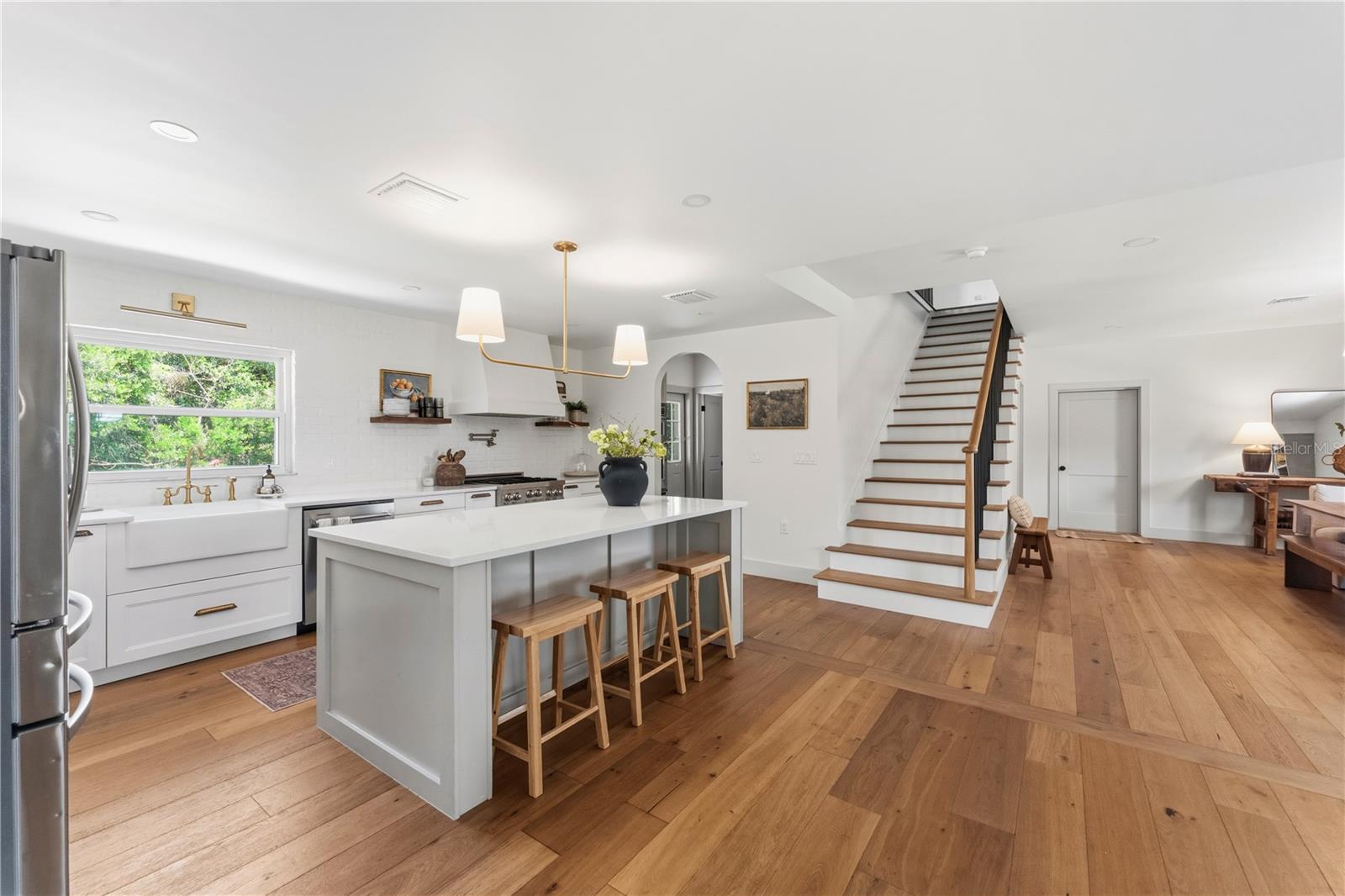 LAKE JOHNS SHORES - Residential